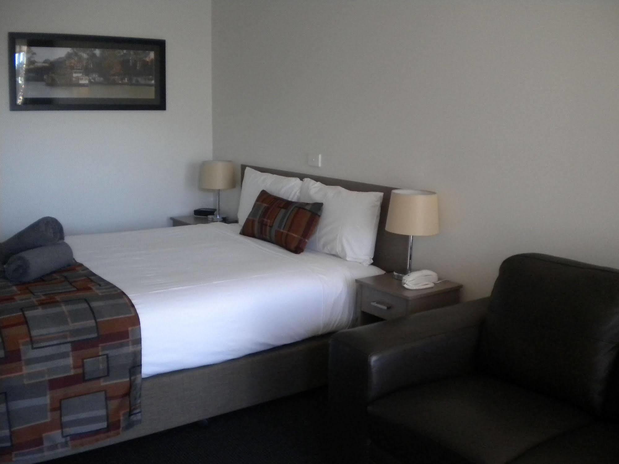Moama Central Motel เอชูกา ภายนอก รูปภาพ